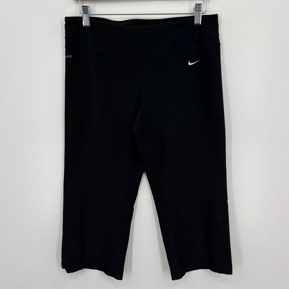 Nike Leggings Women's Size M Black Dri-Fit Straight Leg‎ Cropped Capri Stretch